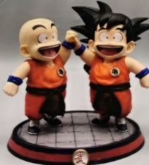 FIGURA DE AÇÃO KRILLIN E SON GOKU- DRAGON BALL