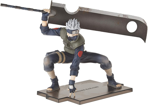 FIGURA DE AÇÃO KAKASHI (COM A SAMEHADA) - NARUTO